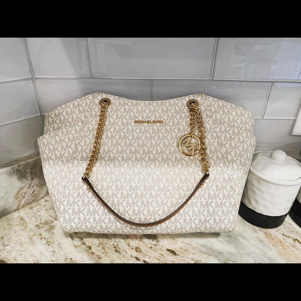 New Michael kors purse !